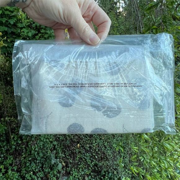 COACH Corner Zip Leather Wristlet With Cherry Print DCF05 NWT AUTHENTIC - Picture 6 of 10